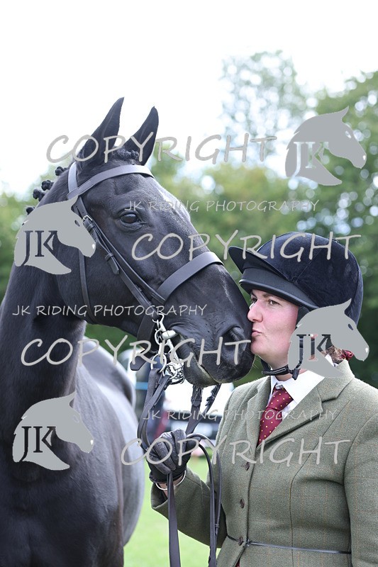 APP_2638 - Class 9 Veterans in hand