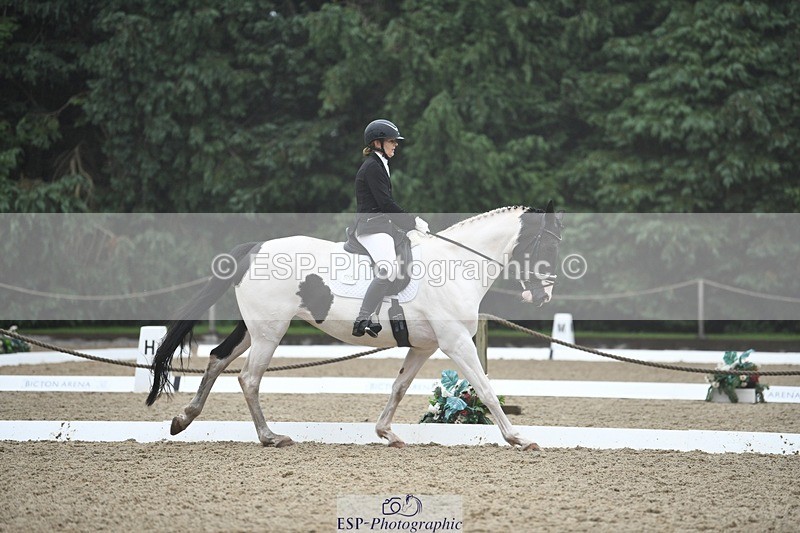 240720-113712-04355 - 123-Michelle_Wallis-Alvescot_Winning_Mood