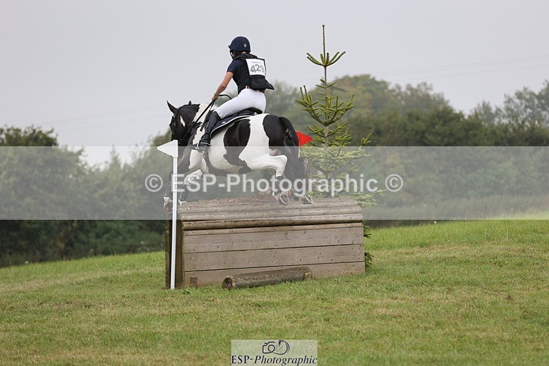 240901A-104712-06095 - 429-Maisie.Jenssen-CAPPA.RATHMORRISSEY.LADY.GERTRUDE