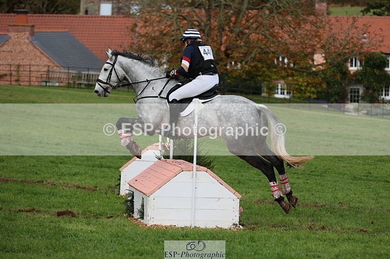 231021-135842-17213 - 445-CRUISING.BORO-Lucy.Knight-SC+XC