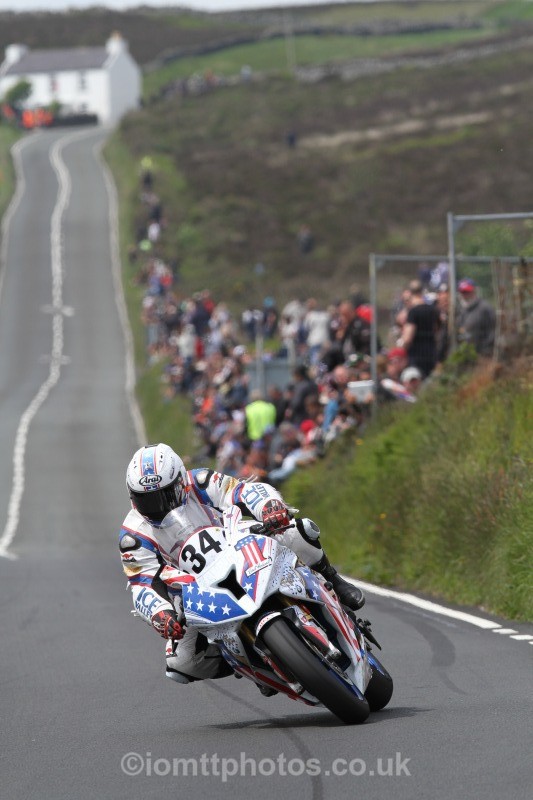 Paul Shoesmith BMW / Ice Valley by Motorsave Trade - Pokerstars Senior TT