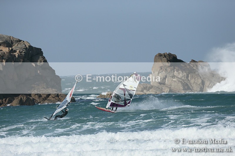 WS 020413-243 - Windsurfing