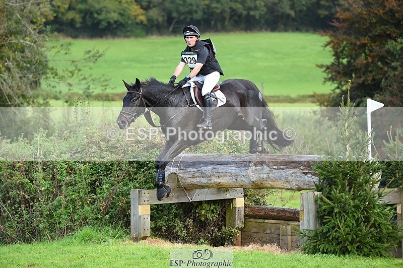 231022-134510-28504 - 329-RINGFORT.REVE.DU.MOULIN-Andrew.Downes-XC