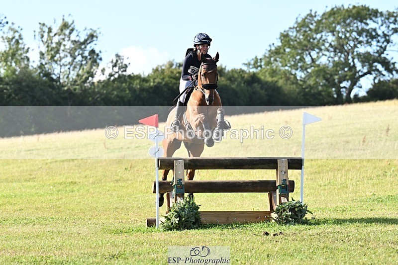 250831-171242-01166 - Q-819-Eve.Egginton