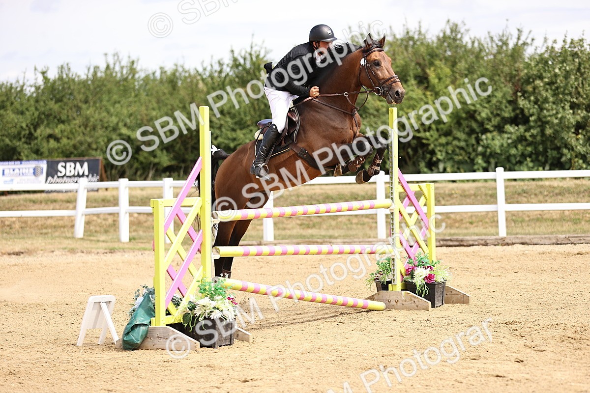 SBM_009941 - Class 8 - Senior Newcomers - 1.10  Open