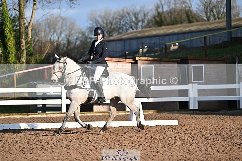 241214-103939-01189 - 146-CHLOE.DUNN-Towerhill.Shamie