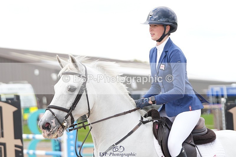 250921-123249-02949 - Cls 9 Pony Foxhunter and 1.10m