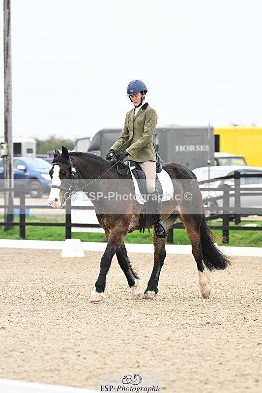 241103-102440-00330 - Intro 3 - 9.40 to 10.40