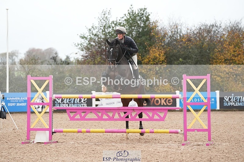 251107-133756-01197 - Cls 6 Foxhunter and 1.20m Open