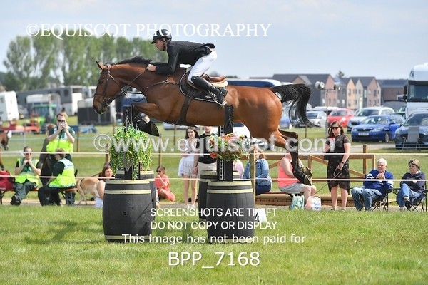 BPP_7168 - CLASS 3 Andrew Hamilton Coach, RHS Foxhunter Championship Qualifier