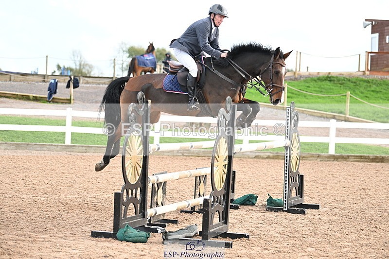 241023A-140155-00951 - Cls 4 Newcomers and 1.10m Open