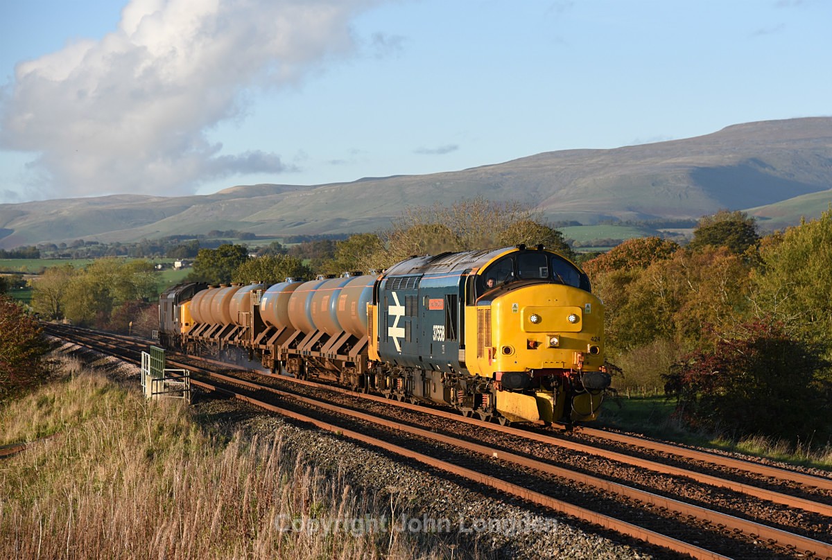 JL - 14.10.18 37424 & 37422 3J11 Carlisle - Carlisle, Town End Farm - Town End Farm