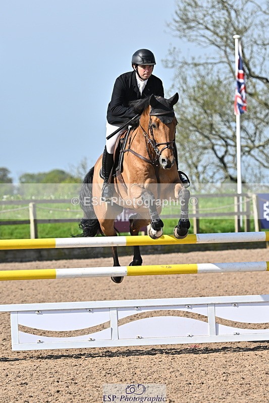 240509A-093206-00586 - Cls 8 Foxhunter