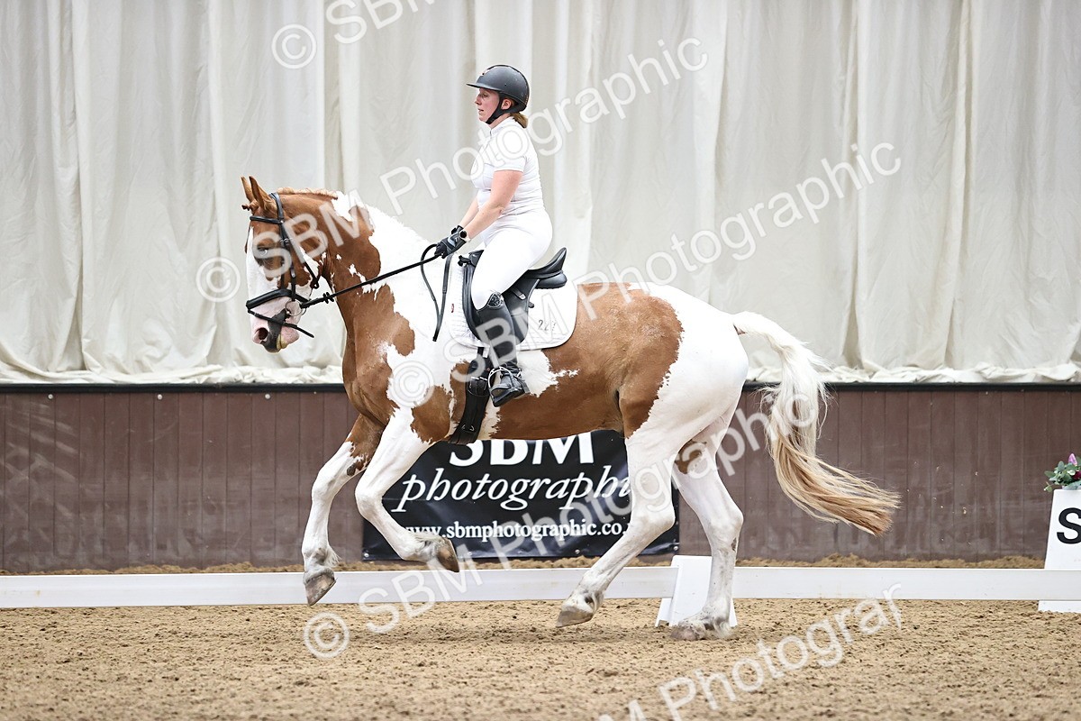 SBM_000943 - Novice 4 Warm Up