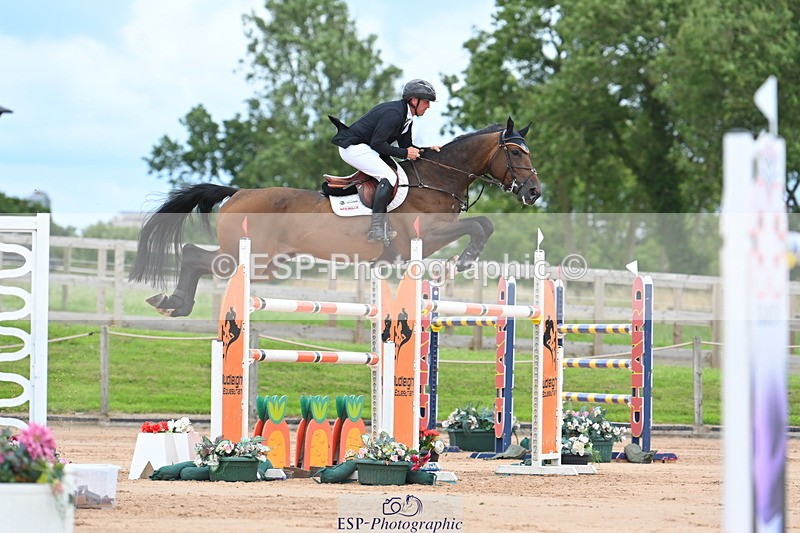 230721A-152233-07193 - Cls 10, 2 Star Big 1.45m Start to break