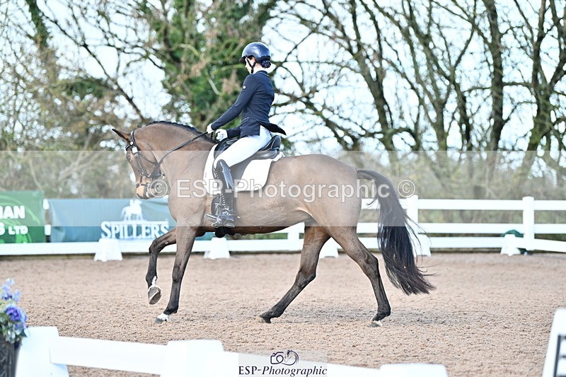 240218A-110501-05796 - 131-Lauren.Burrows-Active.Vogue