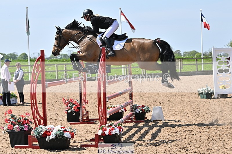 240509A-113745-01237 - Cls 9 Snr 1.20m Open