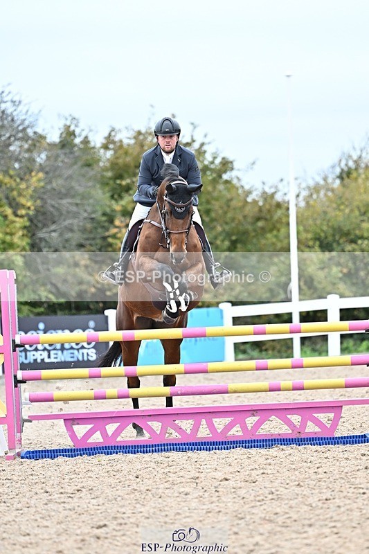 251015-130157-00467 - Cls 4 Newcomers and 1.10m Open