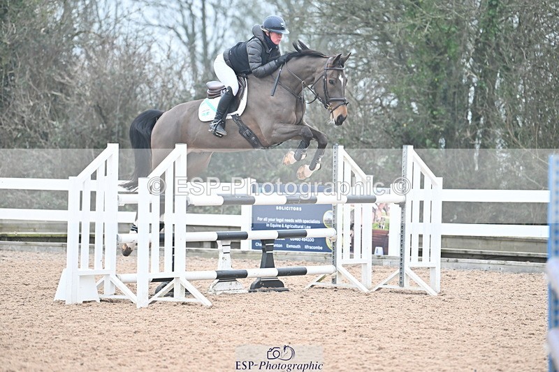 240113A-123011-01992 - Cls 12 Newcomers and 1.10m Open