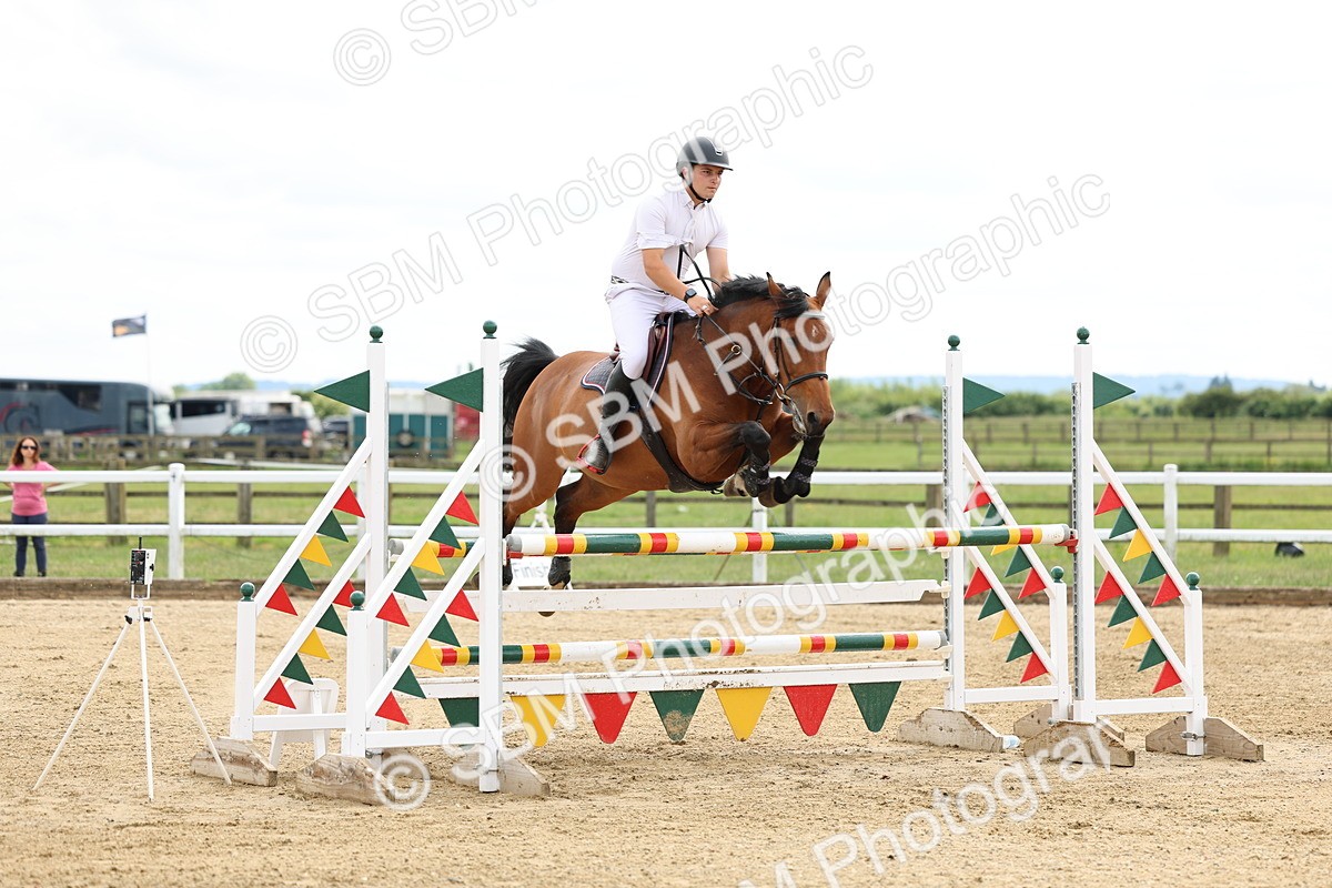 SBM_005976 - Class 19 - Senior Newcomers - 1.10m