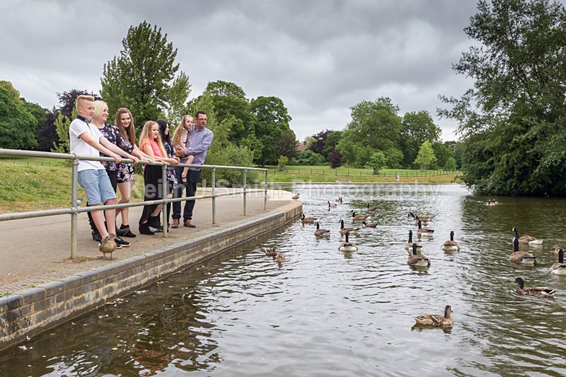 0KJS9306 - Darren, Kirsty and family.