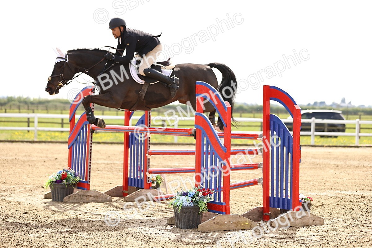  - Class 13 - Senior Foxhunter - 1.20m