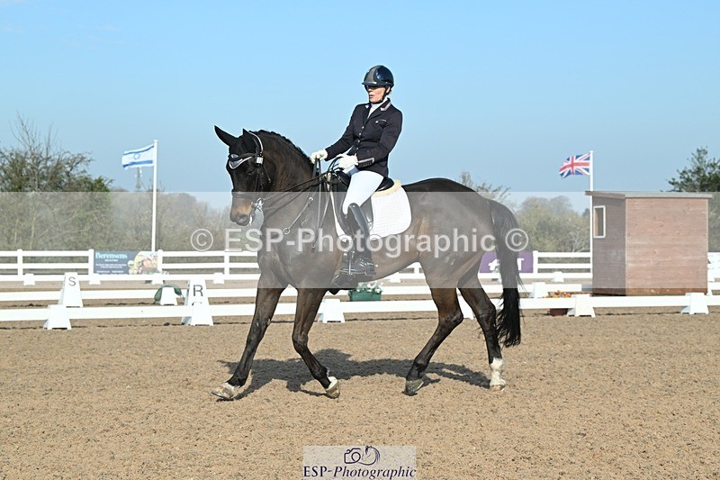 250403-081825-00304 - 018-Louise.Davison-Quamperfect