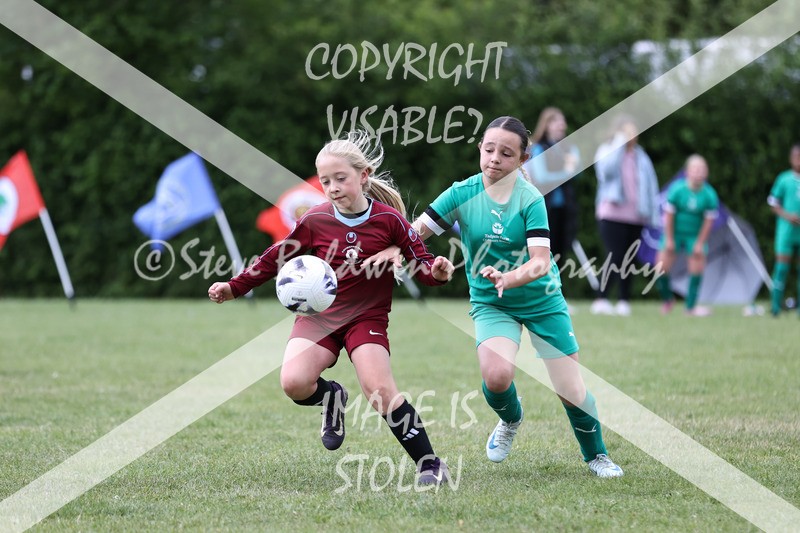 1DX32101 - Covingham Park V Tadpole Farm