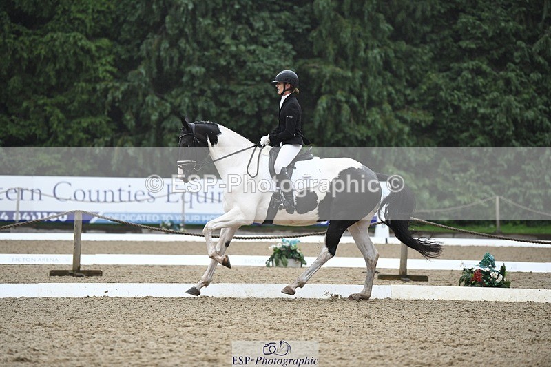 240720-113544-04349 - 123-Michelle_Wallis-Alvescot_Winning_Mood