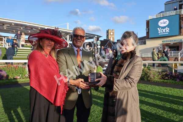 yr07102022r6-56 - Race 6 5.00pm William Hill Lengthen Your Odds EBF Novice Stakes