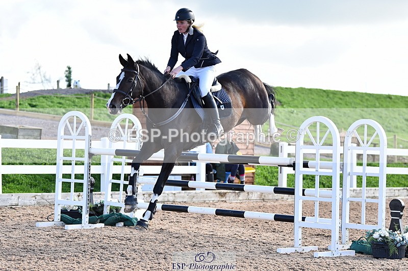 231014A-135908-05173 - Cls 15 1.05m Amateur Q 2nd R