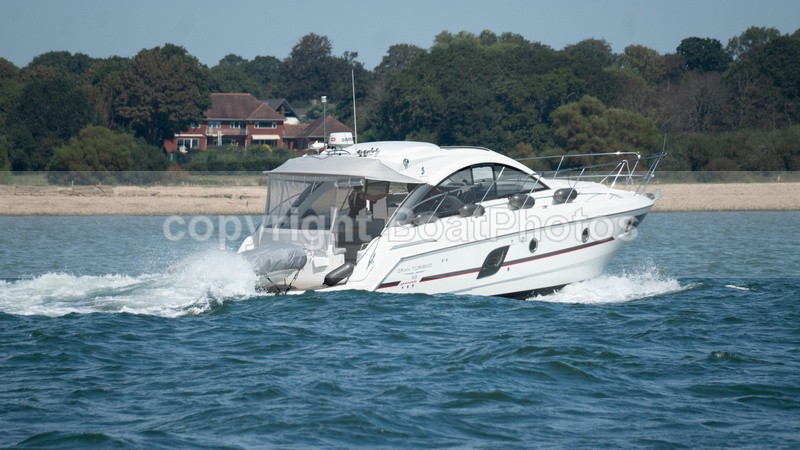  - 230810 GRAN TURISMO 38 BENETEAU