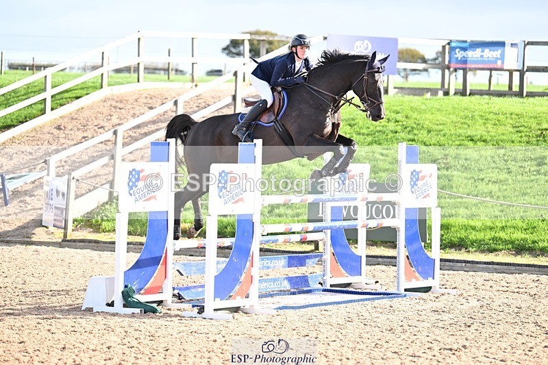 251005-102647-02764 - Cls 15 Foxhunter and 1.20m