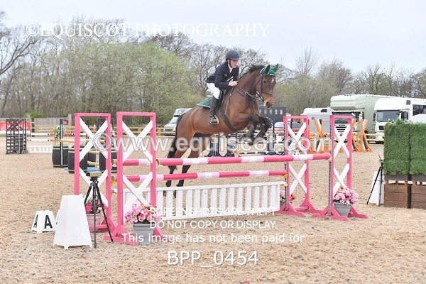 BPP_0454 - CLASS 4 FRI Senior Newcomers/ 1.10m Open