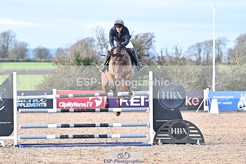 251126-123040-00465 - Cls 4 Newcomers and 1.10m