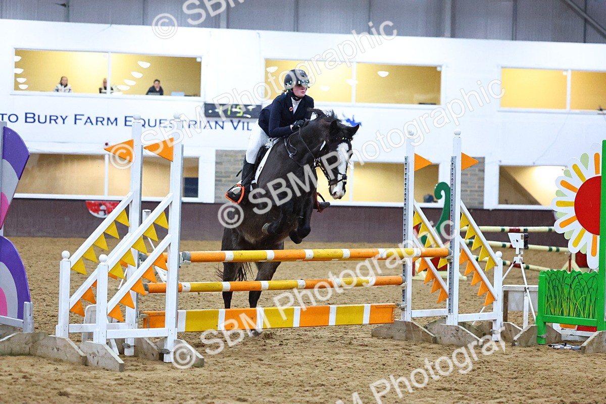 SBM_002839 - Class 6 - Holly & Ivy Stakes - 90cm