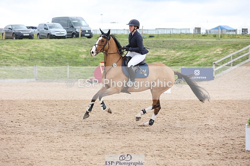 240419A-120922-07060 - Cls 6, 2 Star Medium Tour 1.35m