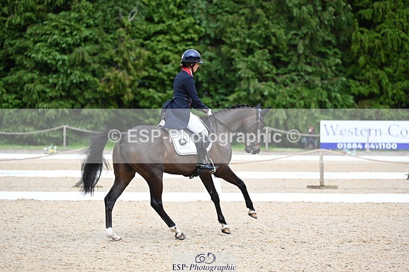 240524-160138-10680 - 540-OPPOSITION_HERALDIK_GIRL-Kirsty_Chabert
