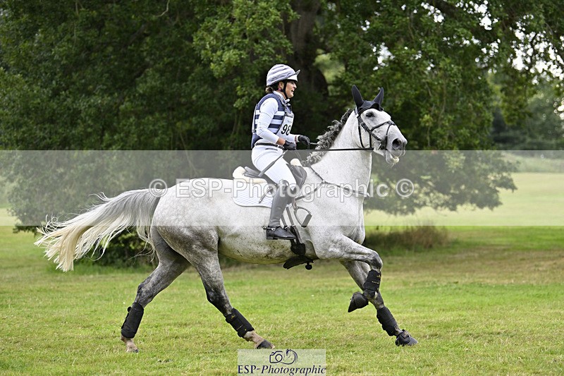 240825X-180521-38315 - 80cm XC 17.30 to End