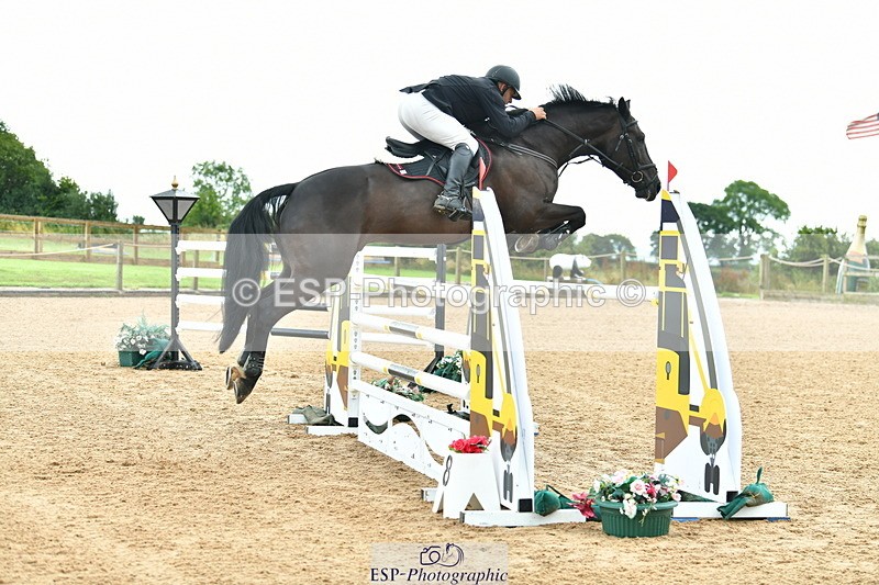 230723A-100030-10739 - Cls 4, 2 Star Small 1.30m