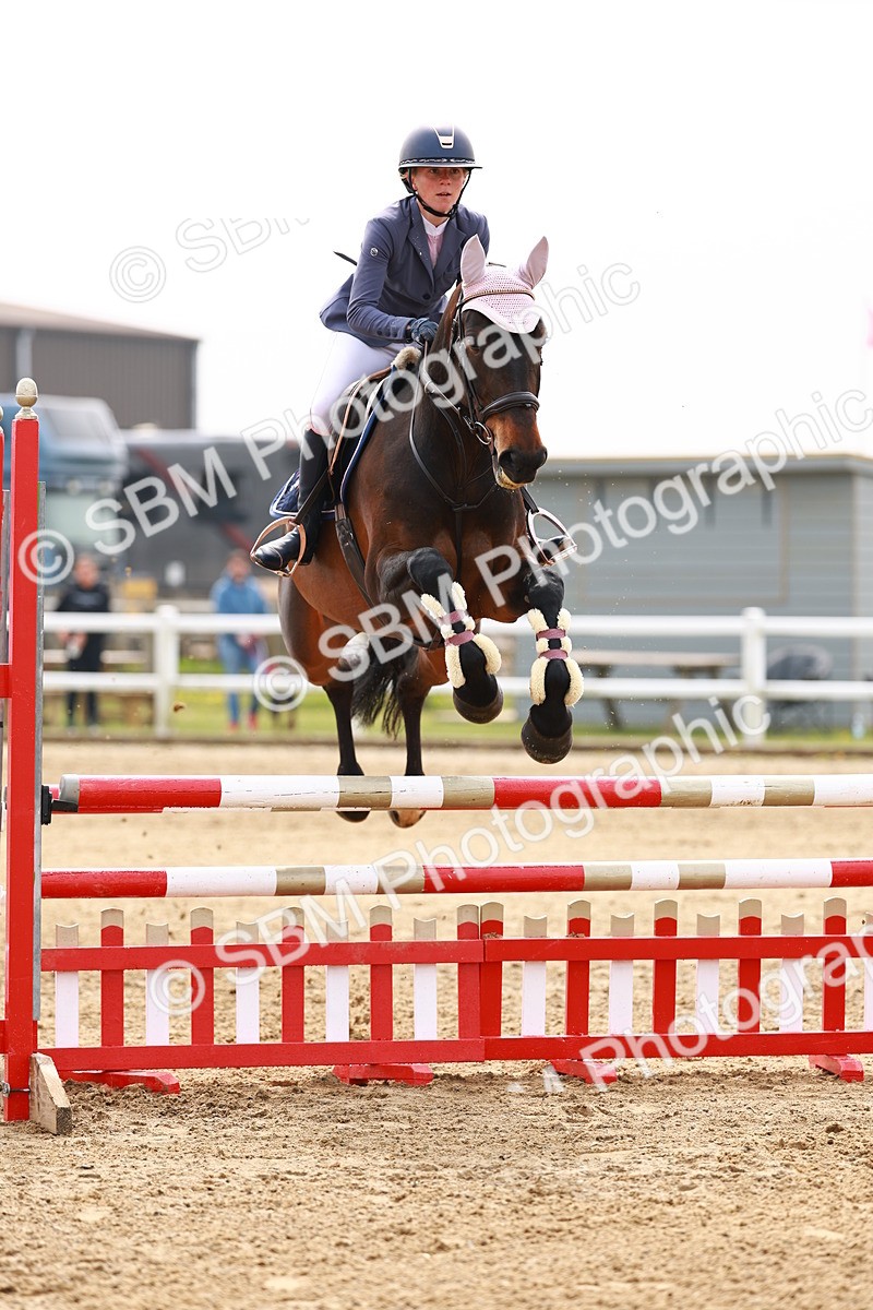  - Class 17 - Senior 1.05m