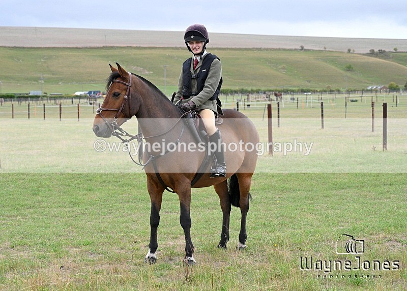 WJ7_0575 - Berks & Bucks Hound Exercise Blewbury 13-09-26