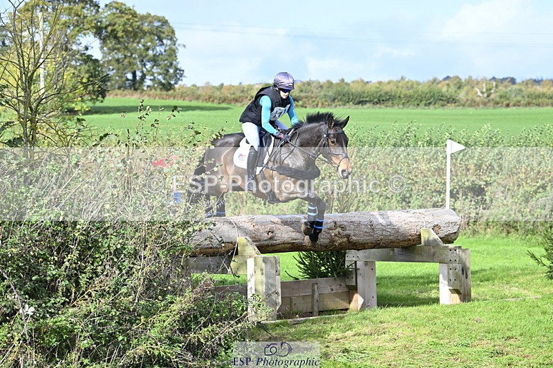 251024A-121110-08922 - B-112-Christina.Wiederkehr