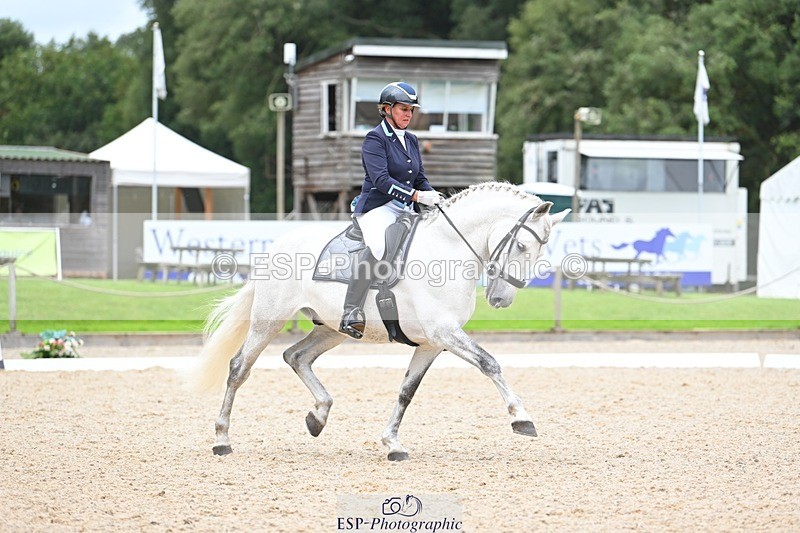 230813-173055-08672 - Cls 14 Medium Silver 16.45 to End