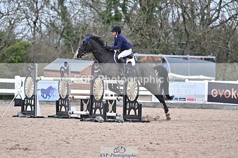 251126-135445-00651 - Cls 5 Foxhunter and 1.20m