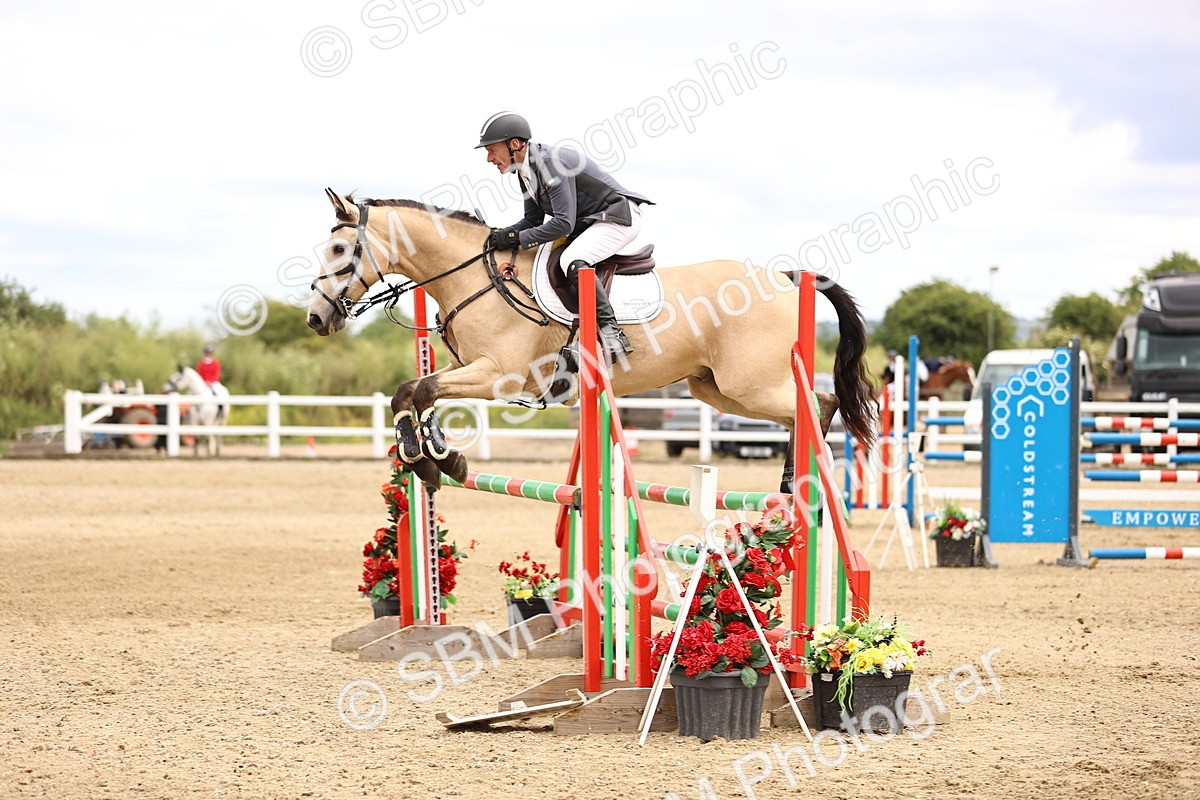 SBM_007684 - Class 19 - Senior Newcomers - 1.10m