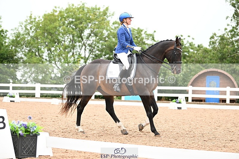 240815A-133756-01576 - 201-Natasha.Collings-Costello-Dovevale.Tender.Dove