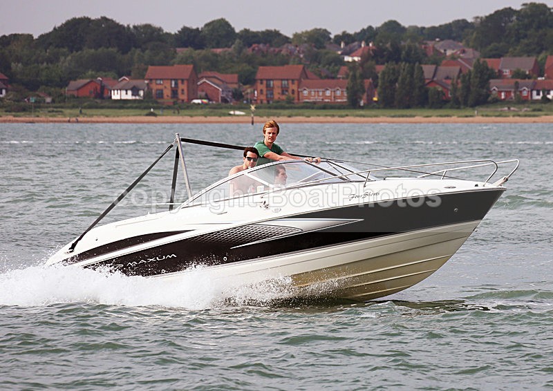 140601 FOUR SHORTS MAXUM WT7A6987 - Motorboats - Open