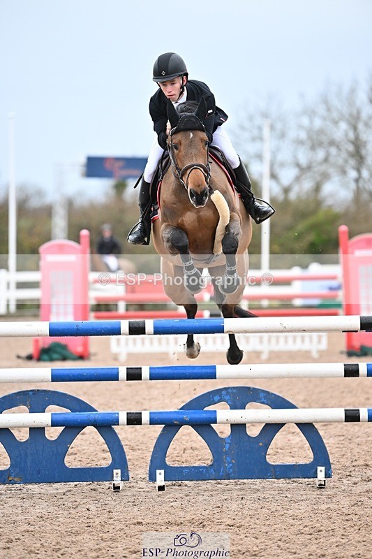 241206-135805-01030 - Cls 6 Foxhunter and 1.20m Open