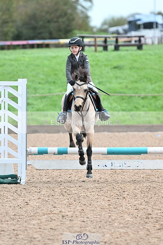 231029A-093339-02429 - 60cm Club and Schools